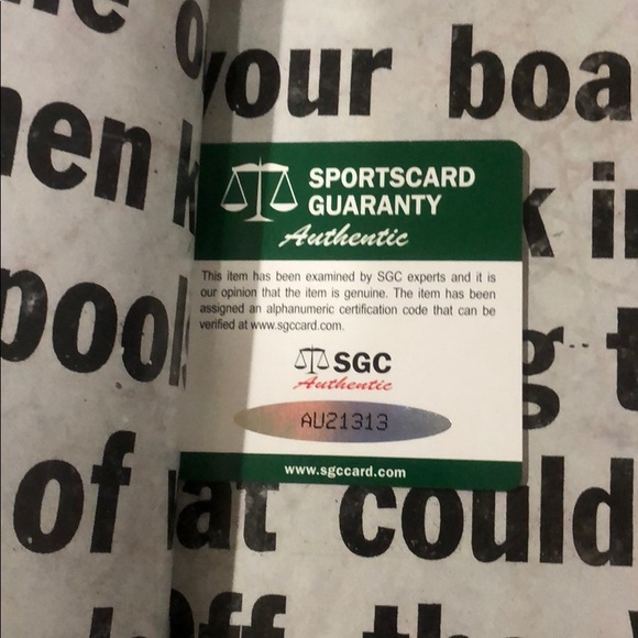 Pierce the veil signed magazine - Picture 3 of 3